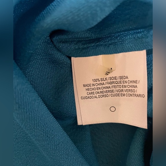 100% silk long sleeve shirt for women color blue size M Bottom Down top - Picture 7 of 9